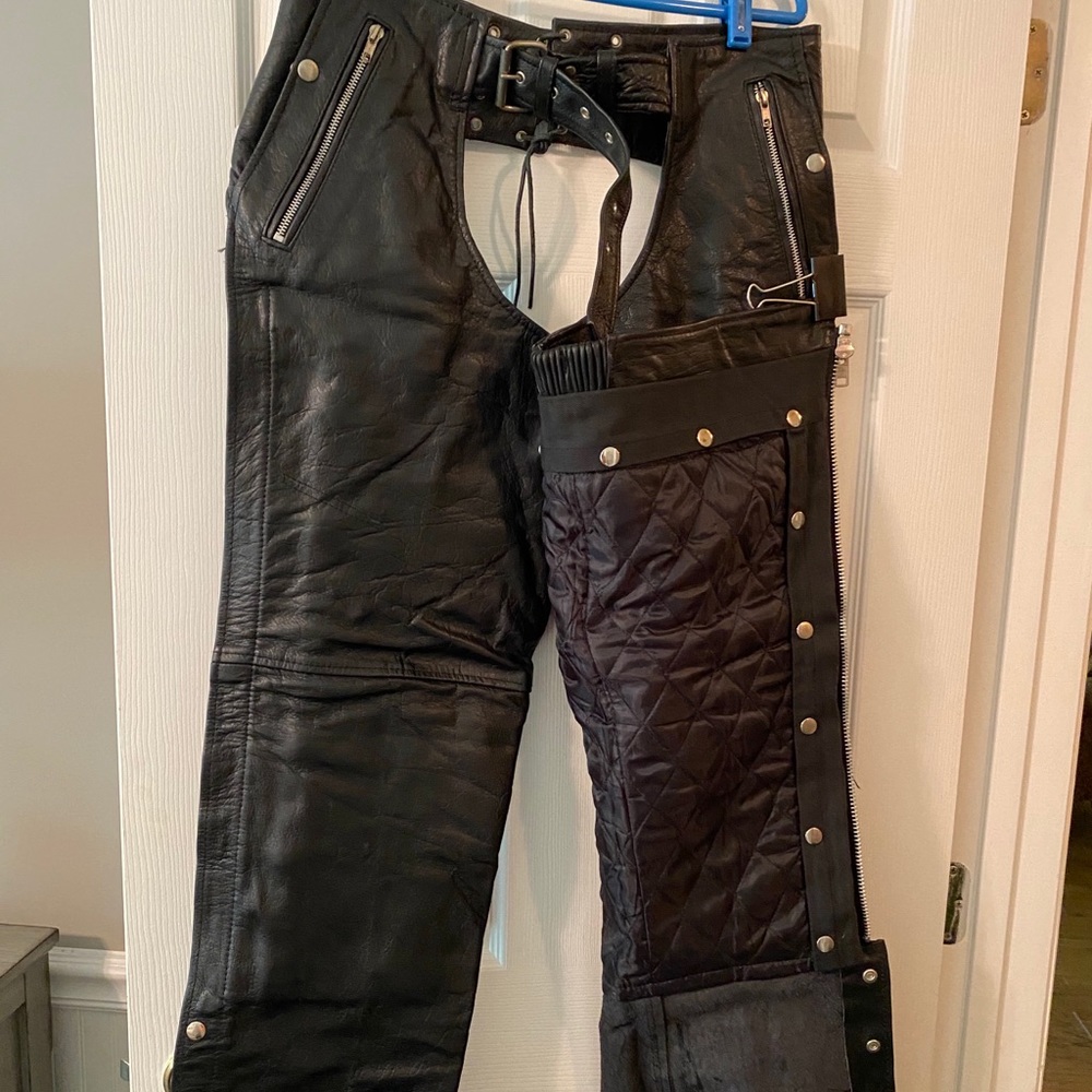 Unik black leather chaps with snap out liner